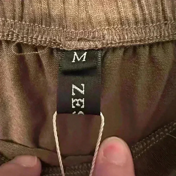 NWT ZESICA Women's 2024 Casual Off Shoulder Strapless Belted Wide Leg Romper - M - Picture 2 of 10